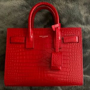 RARE RED CLASSIC SAC DE JOUR NANO IN CROCODILE-EMBOSSED SHINY LEATHER
